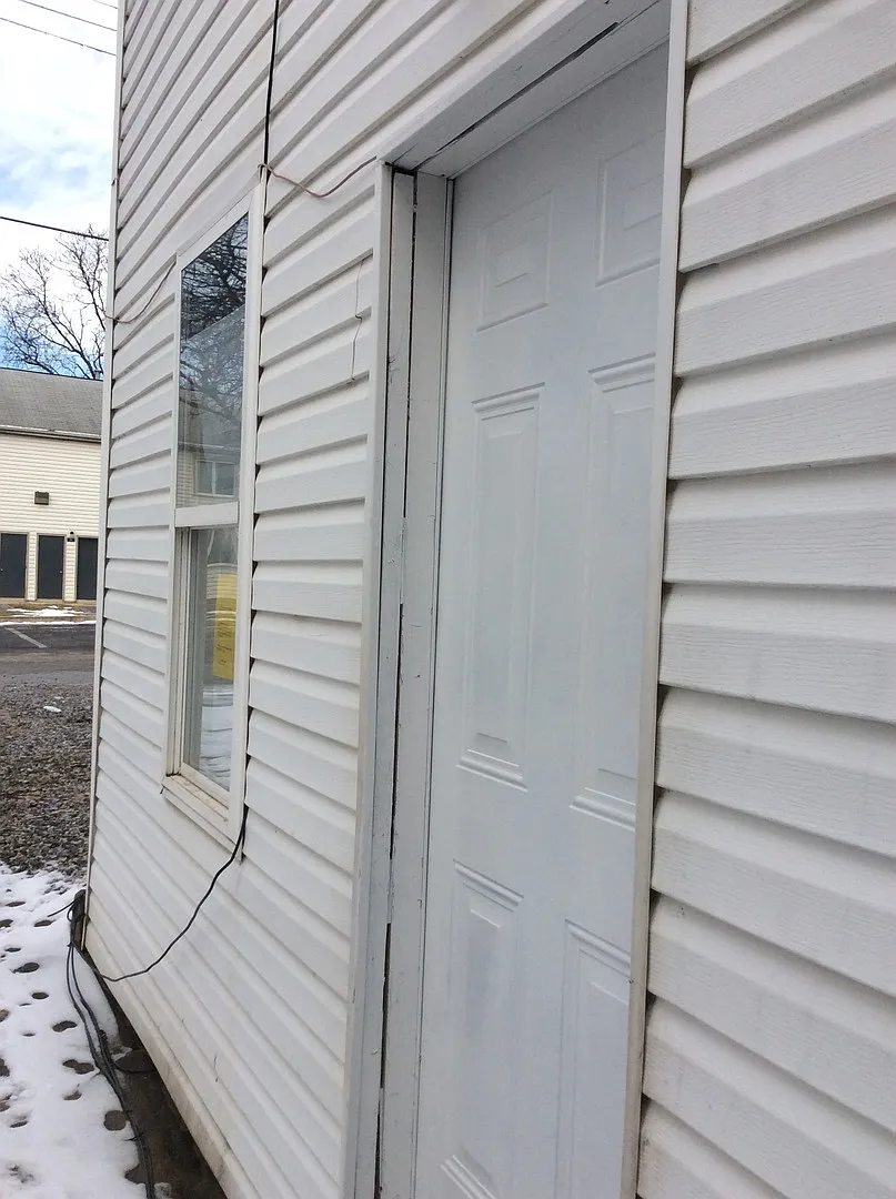 2 Bedroom 2 Floor Apartment, Parking, Pets Allowed-York City SD — Photo 2