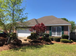 151 W Shore Dr, Hattiesburg, MS 39402