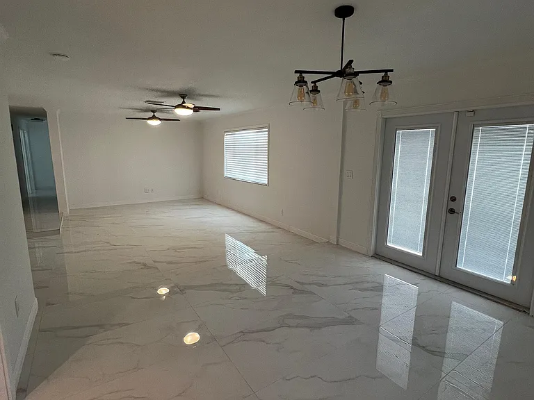 4831 W San Miguel St — Photo 4