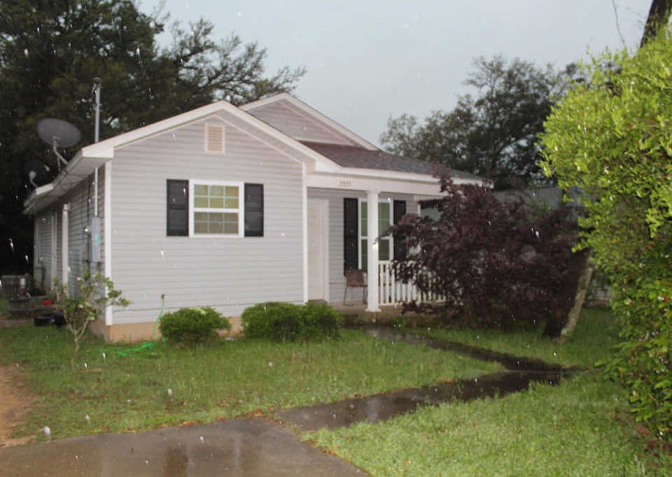 1st image of 3915 W Mallory St