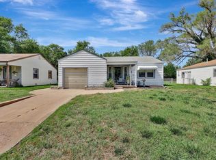 218 E Miller Ave, Mulvane, KS 67110