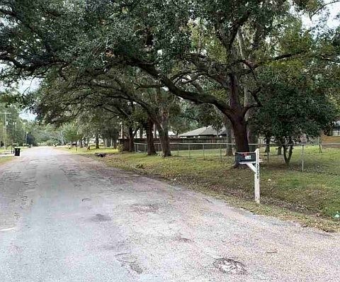 2nd image of 2330 Duroux Rd