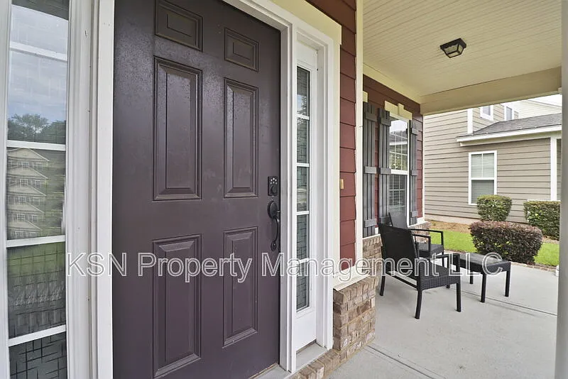 4 bed, 3.0 bath, 2887 sqft, $2,845 — Photo 4
