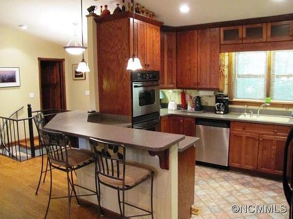 5th image of 351 N Honeysuckle Dr