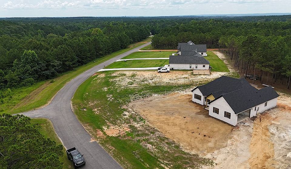 2nd image of 50 Hidden Lake Dr