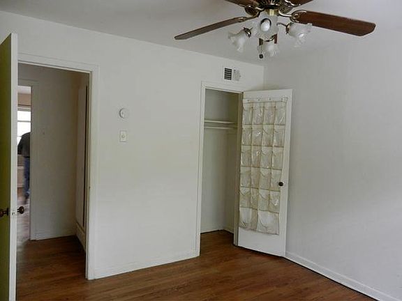 4th image of 2331 Dunloe Ave