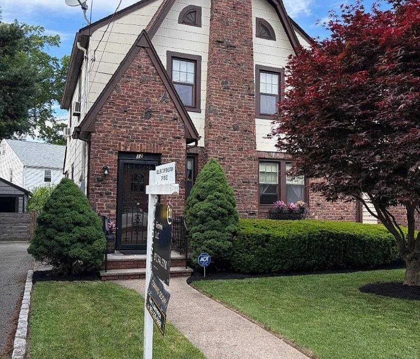 1st image of 12 Ferncliff Rd