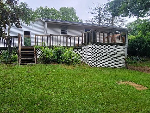 3rd image of 711 Hazen St