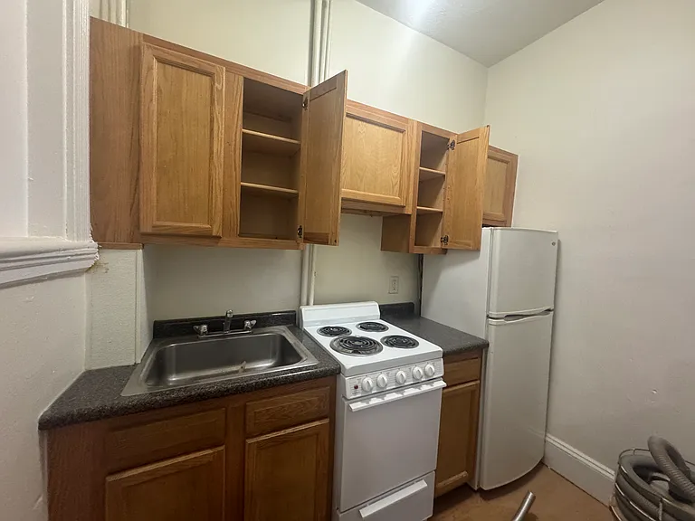 1330 Commonwealth Ave — Photo 6
