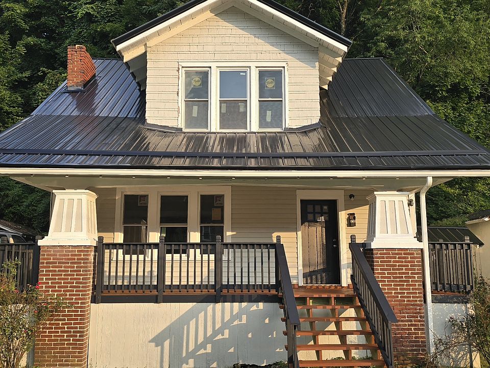 1st image of 821 Frederick St