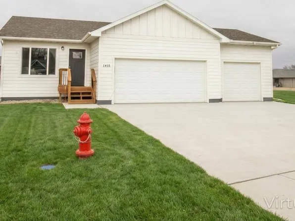 1495 Jefferson Ln, Rock Valley, IA 51247