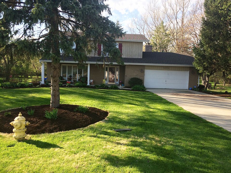 2nd image of 26W210 Durfee Rd