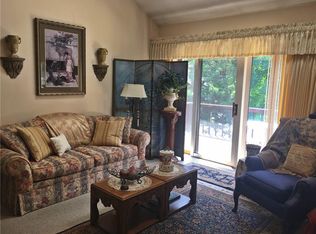 8 Acorn Ct UNIT E5, South Kingstown, RI 02879