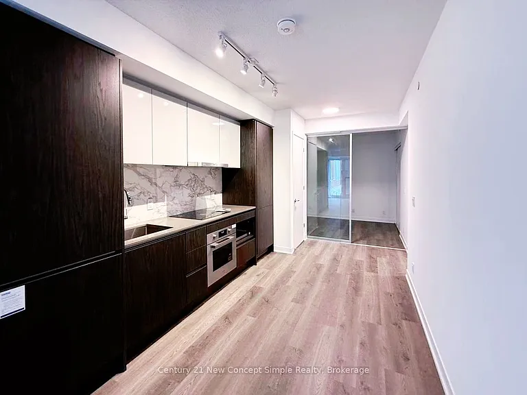 180 Front St E #806 — Photo 5