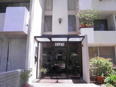 11910 Mayfield Ave APT 304, Los Angeles, CA, 90049