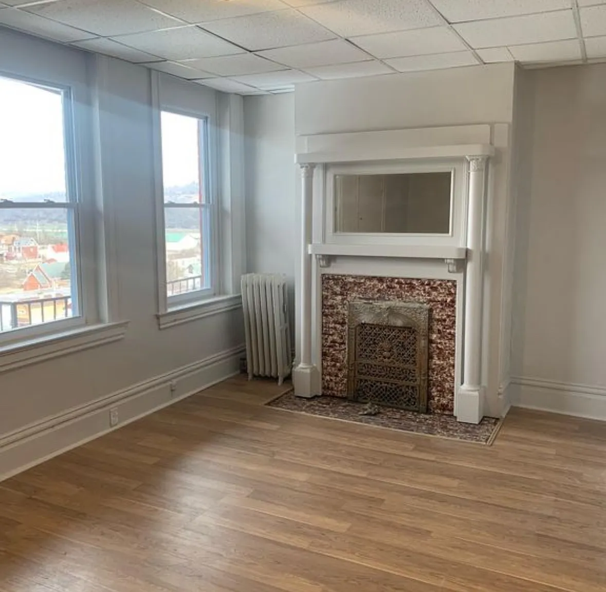 328 Grant Ave — Photo 1