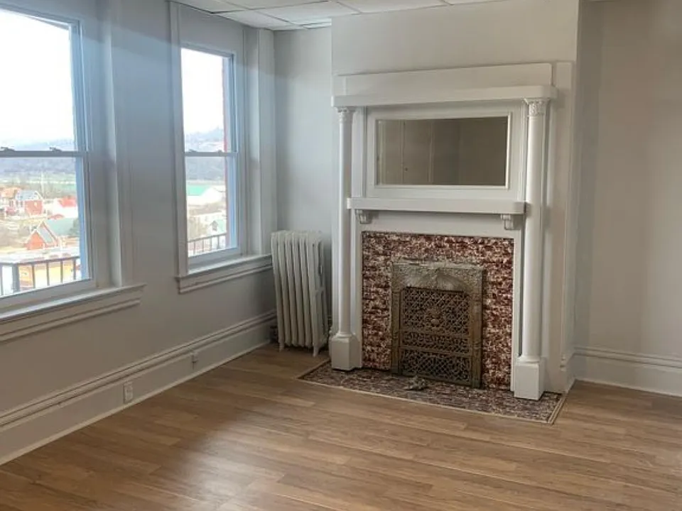 328 Grant Ave #4
