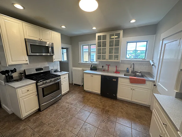 12 Indiana Ave #2 — Photo 15