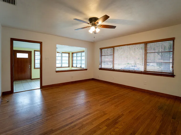 64 Fullerwood Dr — Photo 4