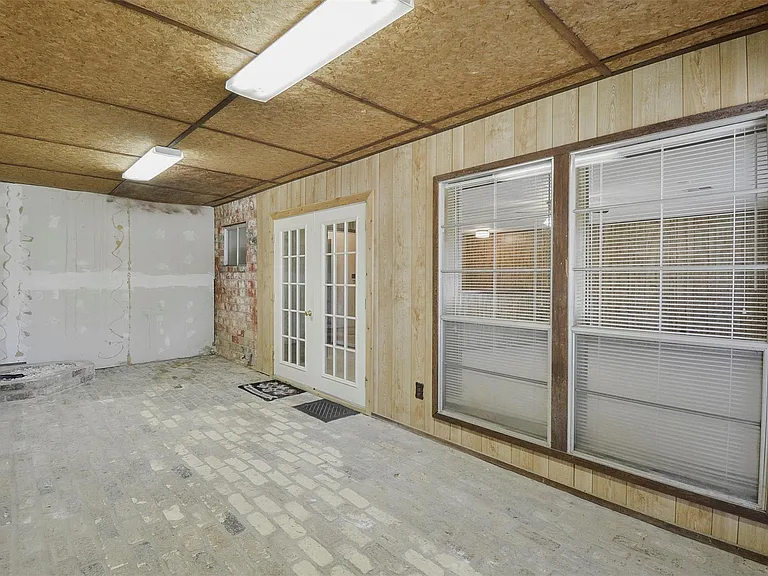 13915 Roundstone Ln — Photo 25