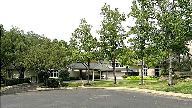1st image of 701 Sunrise Ct