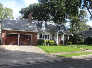 441 Linden St, West Hempstead, NY 11552