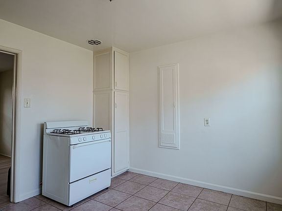 5th image of 2919-2925 E Theresa St