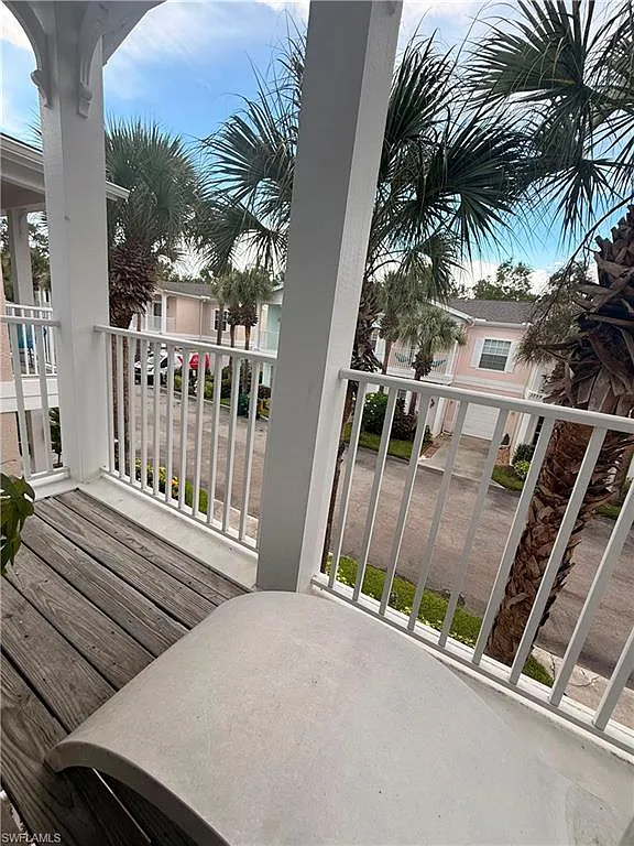 3 bed, 2.5 bath, 1437 sqft, $2,300 — Photo 2