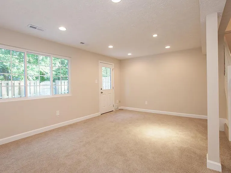 2911 Bridgehampton Ct — Photo 22