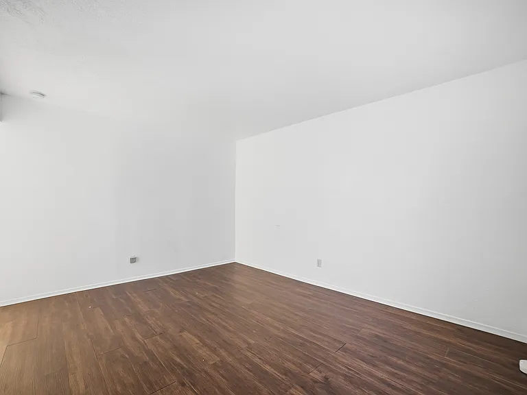 334 Valley Park Dr — Photo 8