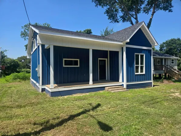 401 W A St, Eagle Lake, TX 77434