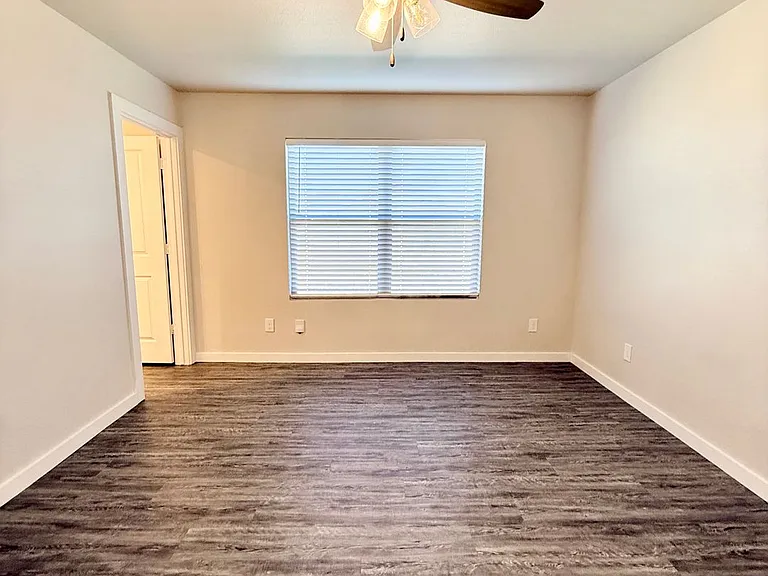 8023 Date Ave — Photo 11
