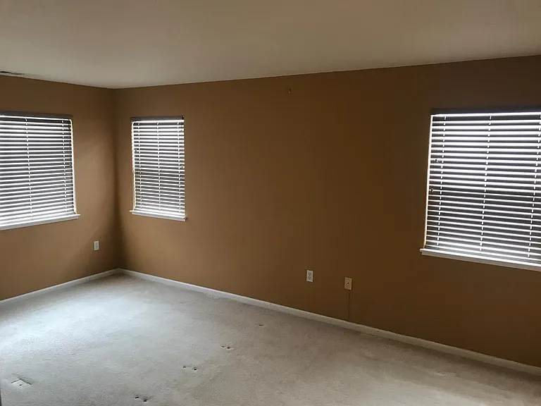 1202 Cosmos Ct — Photo 12