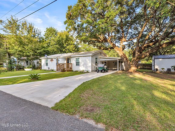 3rd image of 214 Simon Blvd