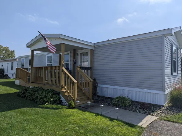2721 W Park Ln, Erie, PA 16506