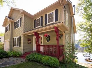 90 Westwood Dr, Sturbridge, MA 01566