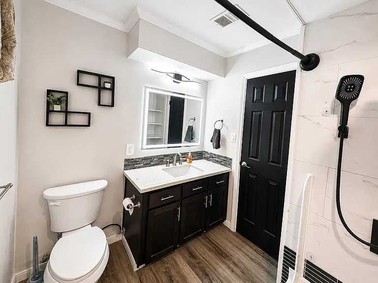 207 W Mink St — Photo 15