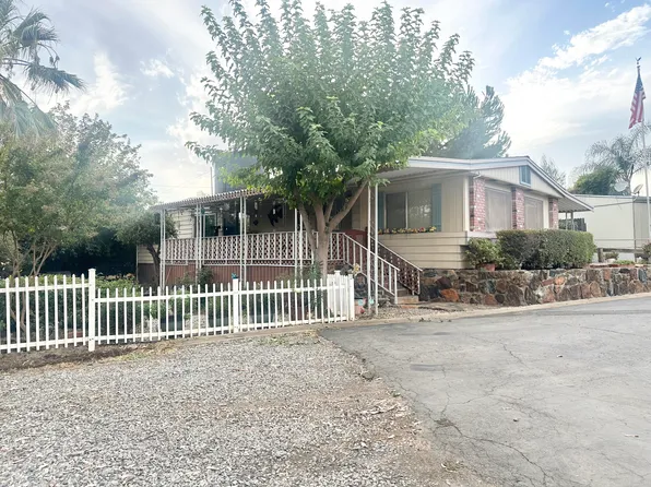 690 N Castlerock Street #21, Woodlake, CA 93286
