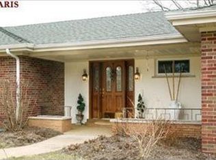 52 Stoneyside Ln, Saint Louis, MO 63132