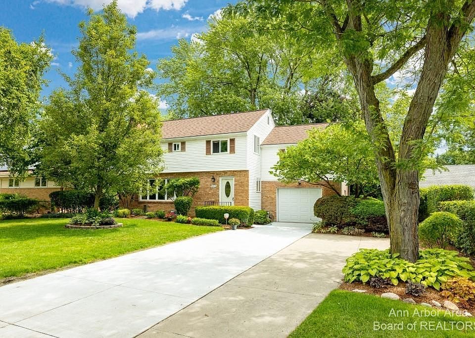 1st image of 2829 Dayton Dr