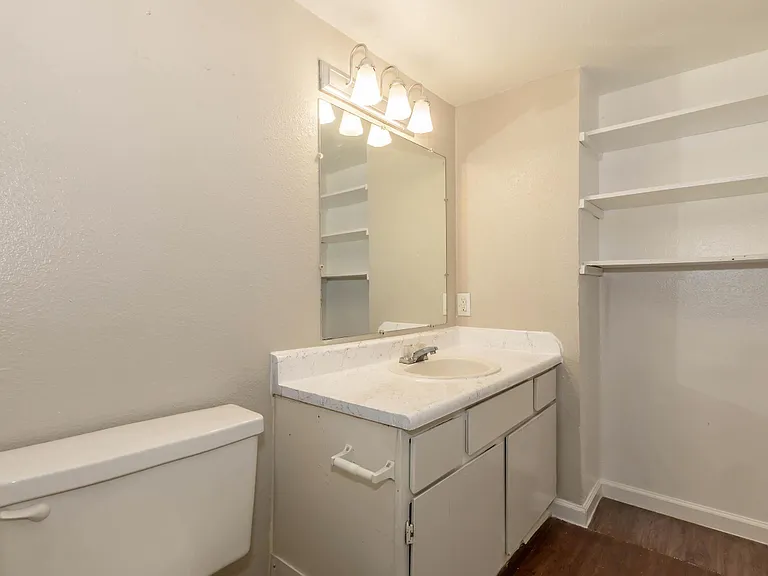 Tidwell Park Apartments — Photo 43