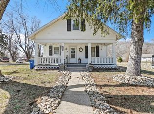 112 East St, Excelsior Springs, MO 64024