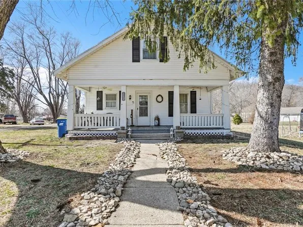 112 East St, Excelsior Springs, MO 64024