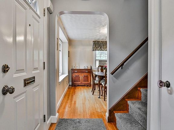 3rd image of 38 Norwich Cir