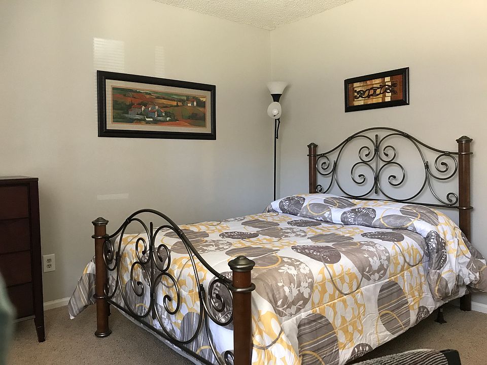 Bedroom 11x13. Spacious enough for desk dresser queen or full bed. Large mirrored closets