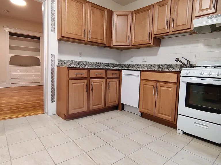 15 Barrows St #1 — Photo 13