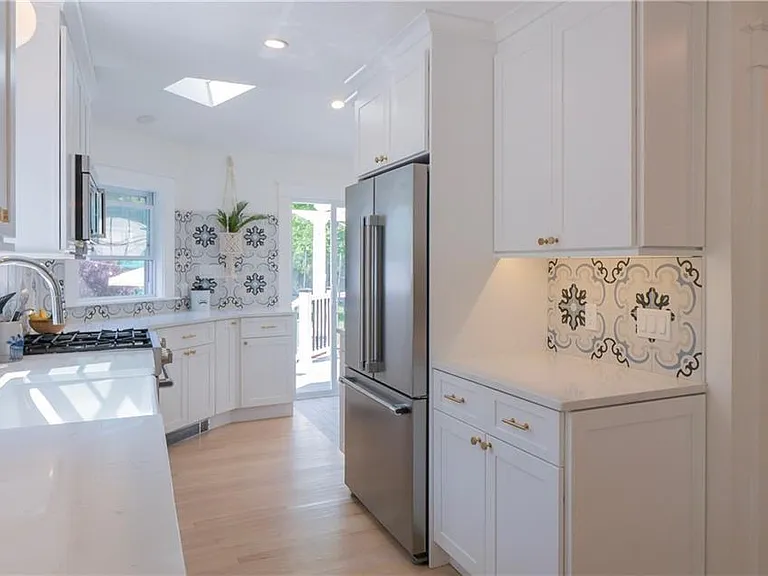 122 Ruggles Ave — Photo 11
