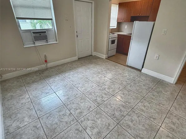 698 NE 85th St APT 3, Miami, FL 33138