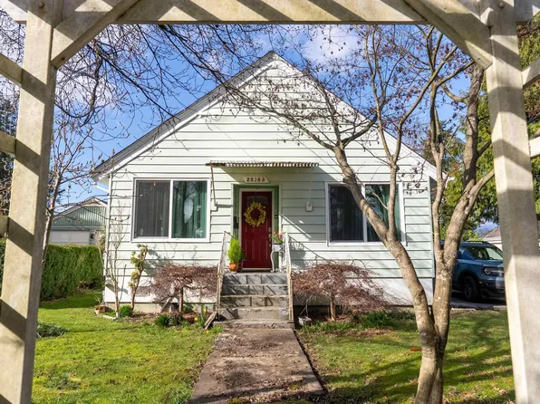 20283 Lorne Ave, Maple Ridge, BC V2X 1G2