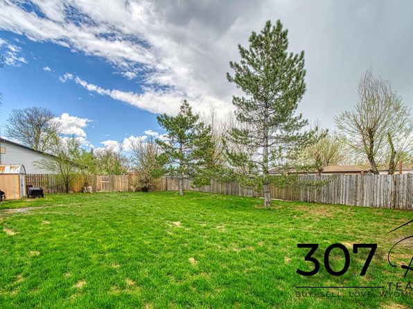 2401 Maple Ave, Gillette, WY 82718